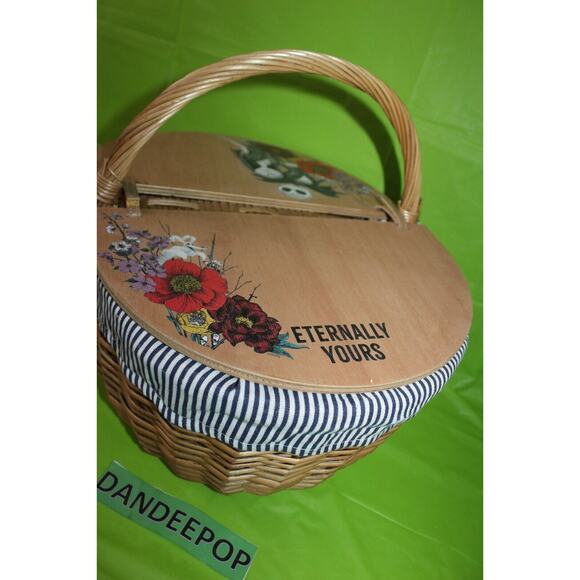 The Nightmare Before Christmas Picnic Time Wooden Wicker Basket Eternally Yours - Picture 2 of 7